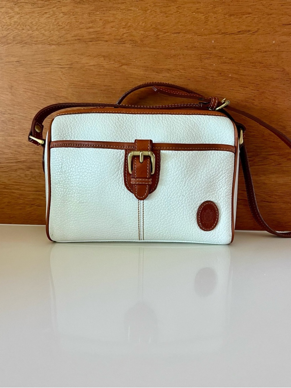 Vintage Liz Claiborne white pebbled and smooth tan leather crossbody bag